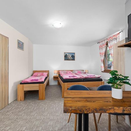 Marine Zavlahy Apartment Hrdejovice Luaran gambar