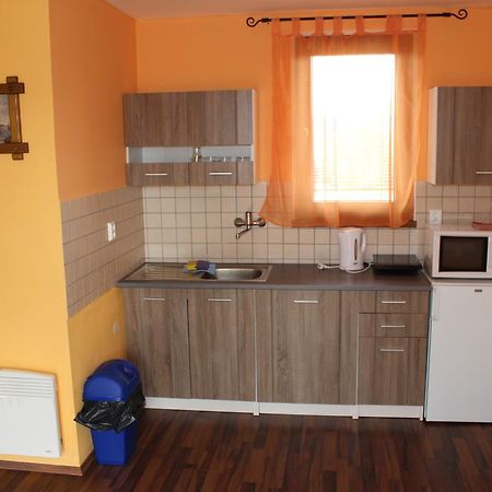 Marine Zavlahy Apartment Hrdejovice Luaran gambar