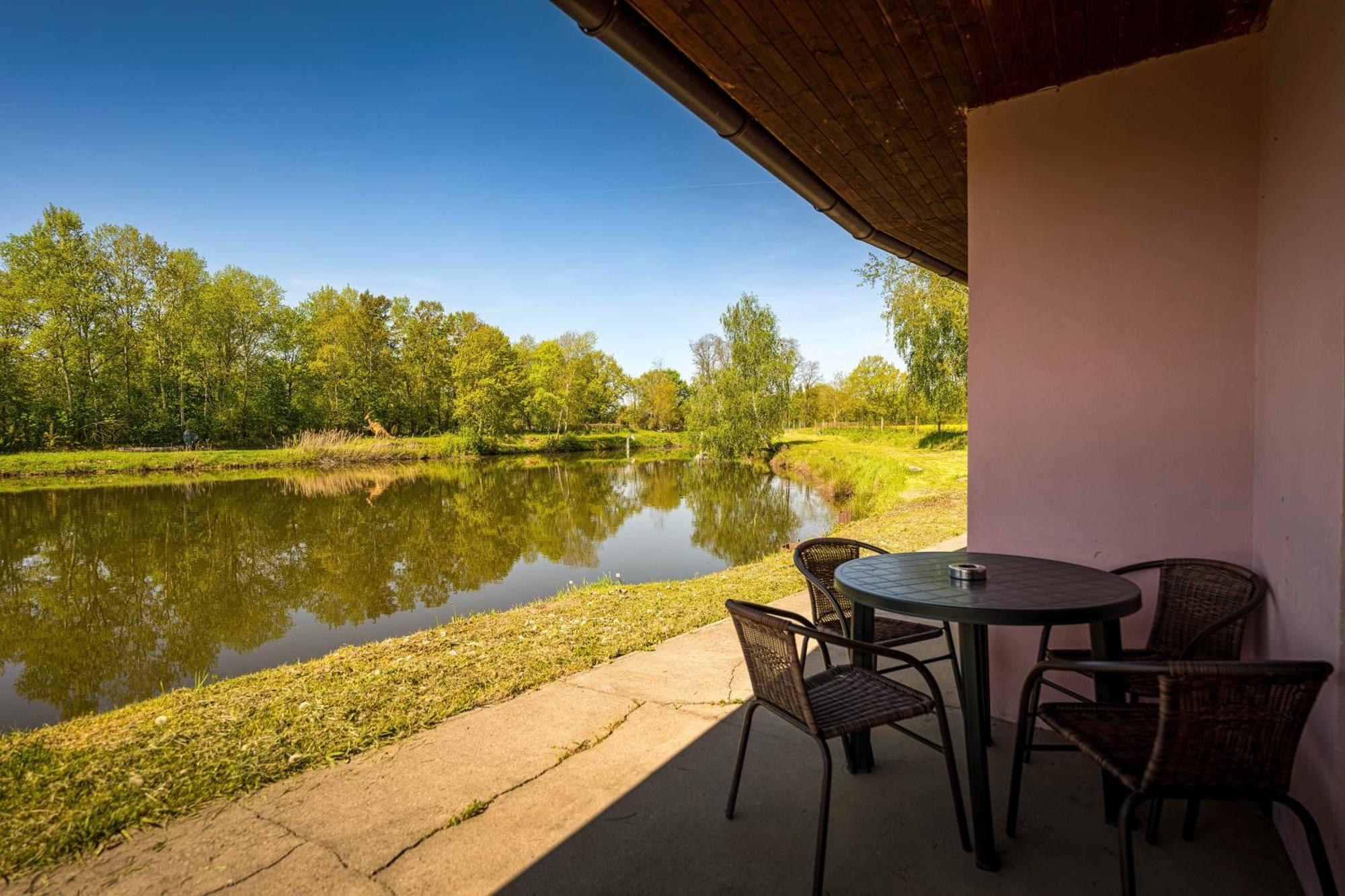Marine Zavlahy Apartment Hrdejovice Luaran gambar